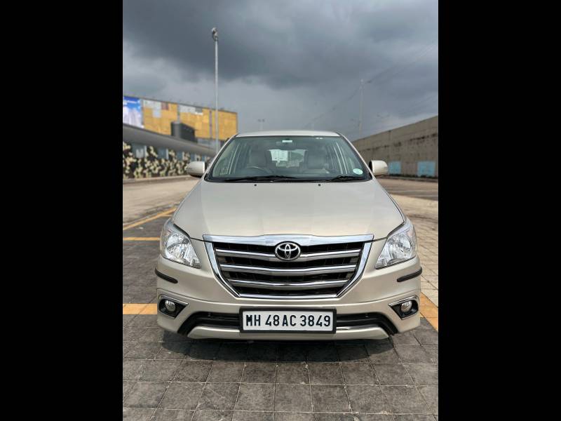 Toyota Innova 2.5 VX 7 STR BS IV