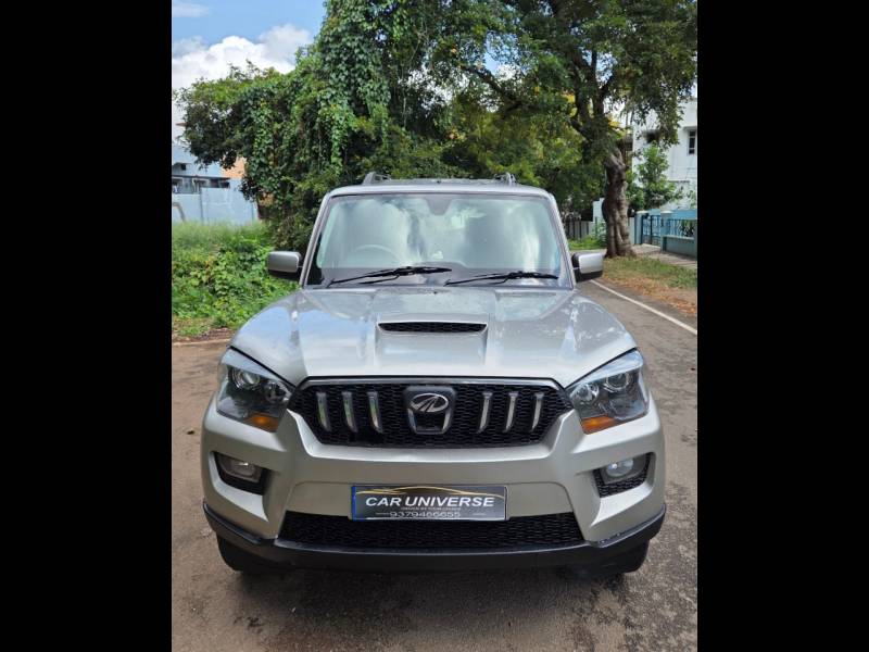 Mahindra Scorpio S10