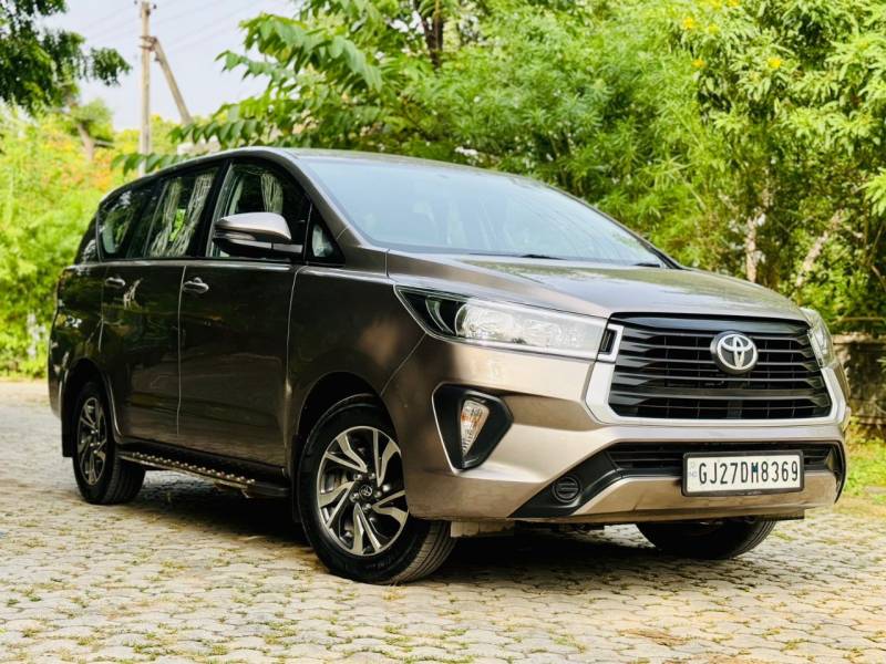 Toyota Innova Crysta 2.4 GX AT 8 STR