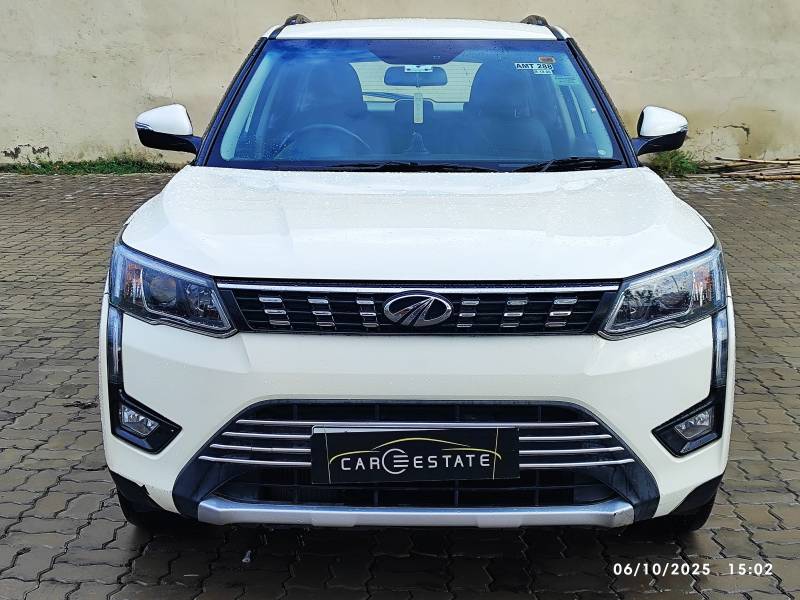 Mahindra XUV 300 1.5 W8 AMT