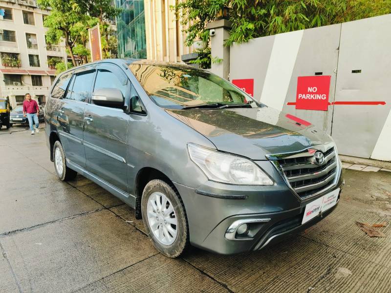 Toyota Innova 2.5 V 7 STR