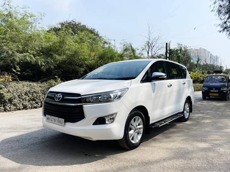 Toyota Innova Crysta 2.4 GX 8 STR
