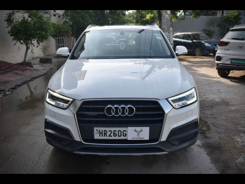 Audi Q3 35 TDI Premium + Sunroof