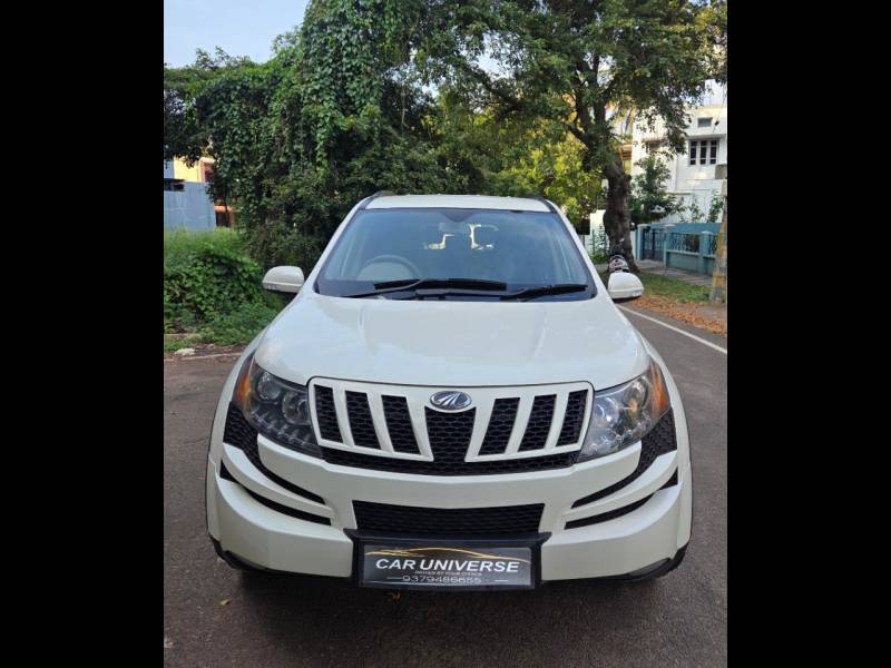 Mahindra XUV500 W8