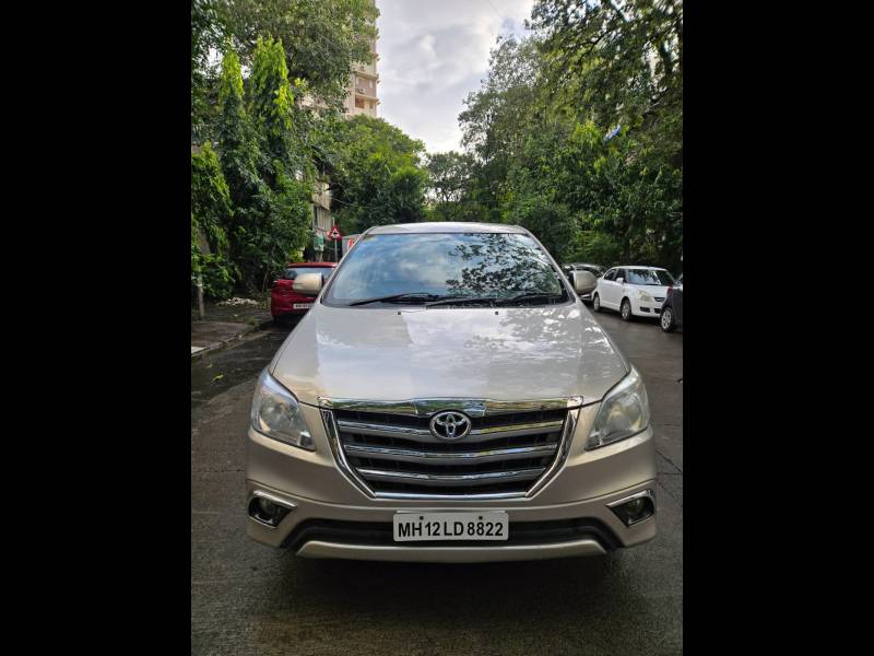 Toyota Innova 2.5 VX 8 STR