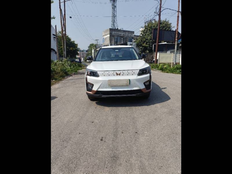 Mahindra XUV400 EL 7.2 KW