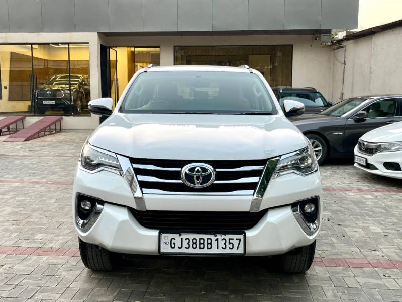 Toyota Fortuner 2.8 4x4 AT