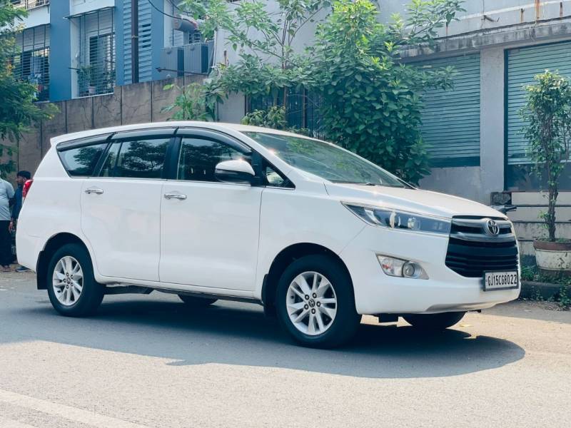 Toyota Innova Crysta 2.4 V Diesel