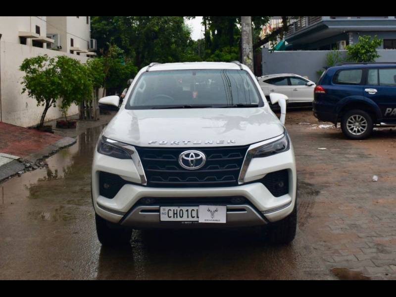 Toyota Fortuner 4X4 MT 2.8 Diesel