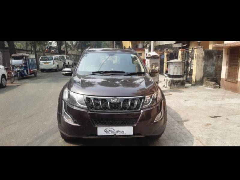 Mahindra XUV500 W10 FWD