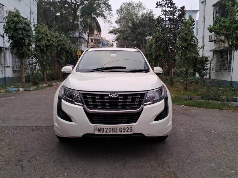 Mahindra XUV500 W3
