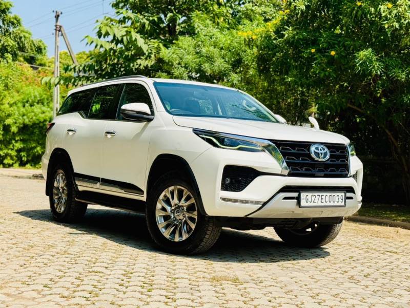 Toyota Fortuner 4X4 MT 2.8 Diesel
