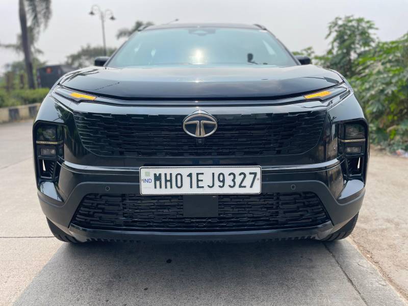 Tata Safari Accomplished Plus 6 STR Dark Edition AT