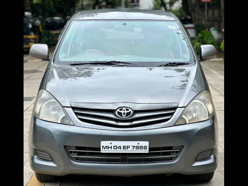 Toyota Innova 2.5 G4 8 STR