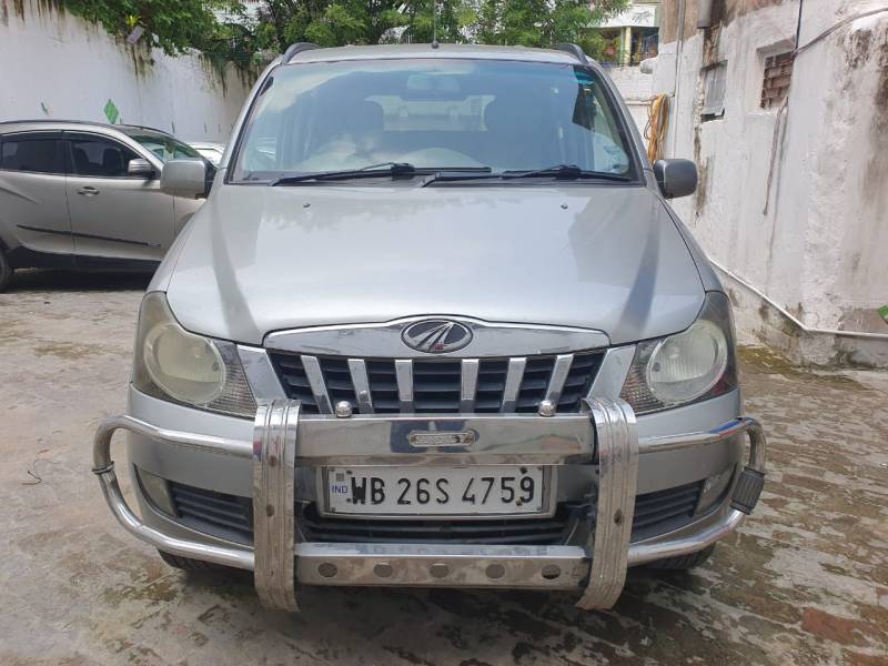 Mahindra Quanto C8