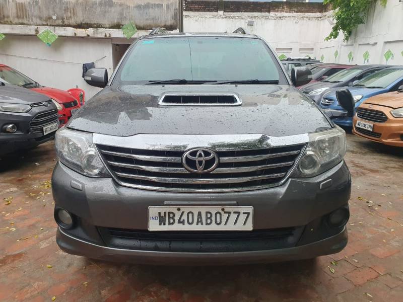 Toyota Fortuner 3.0 4X4 MT