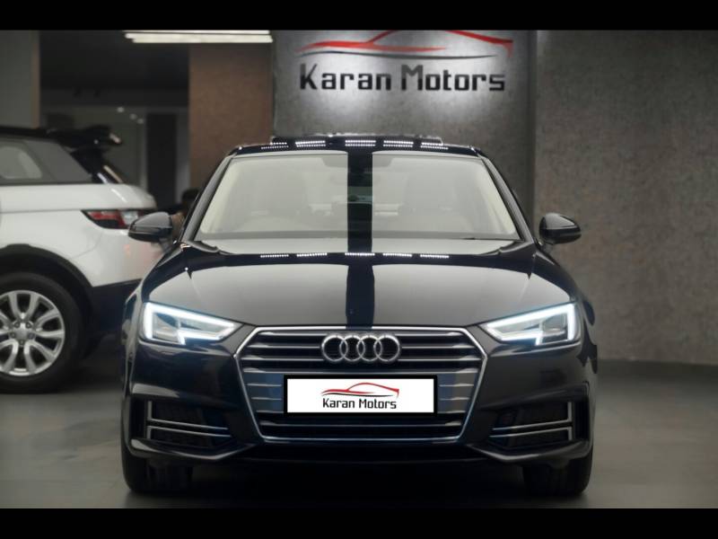 Audi A4 30 TFSI Premium Plus