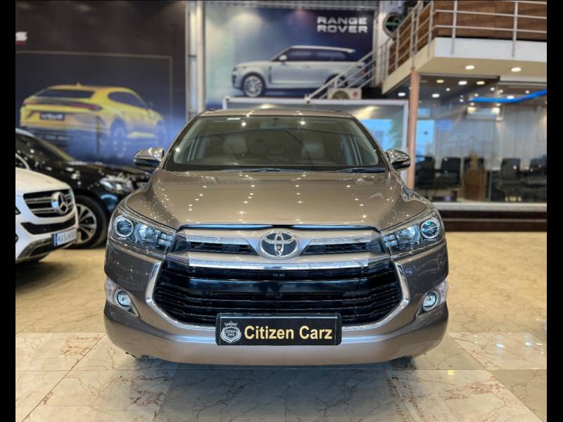 Toyota Innova Crysta 2.4 VX 8 STR