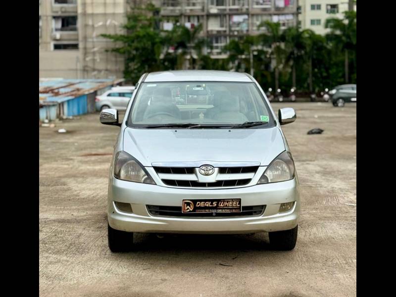 Toyota Innova 2.5 V 7 STR