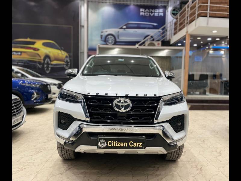 Toyota Fortuner 4X4 MT 2.8 Diesel