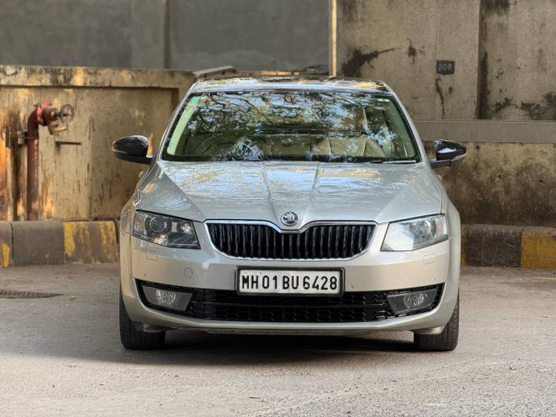 Skoda Octavia Elegance 1.8 TSI AT (Petrol)