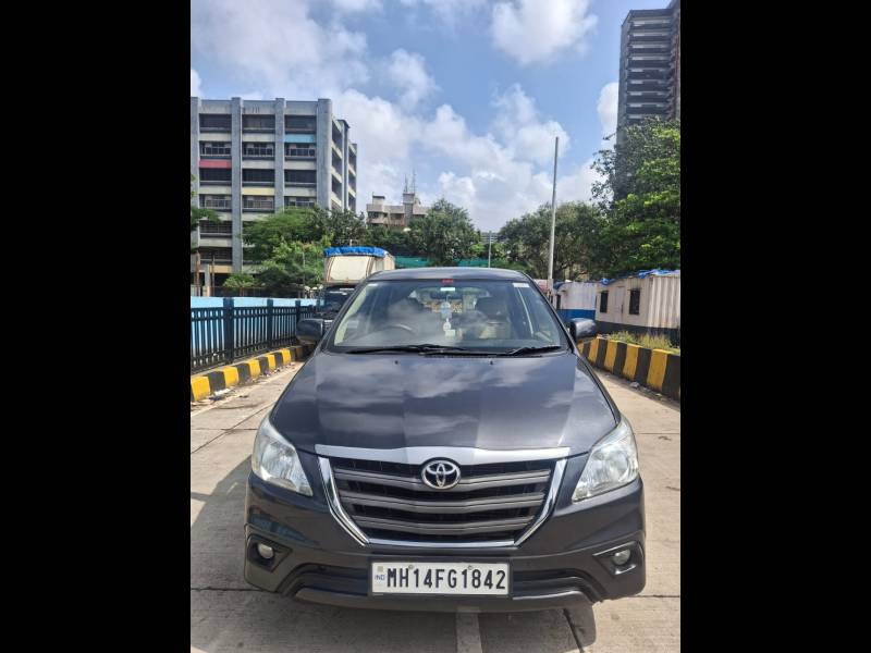 Toyota Innova 2.5 GX 8 STR