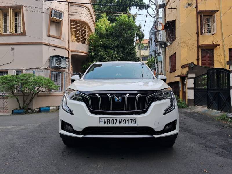 Mahindra XUV700 AX7 Petrol MT 7 STR