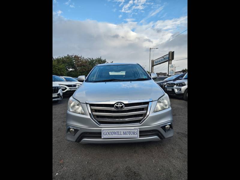 Toyota Innova 2.5 EV PS 8 STR BS IV