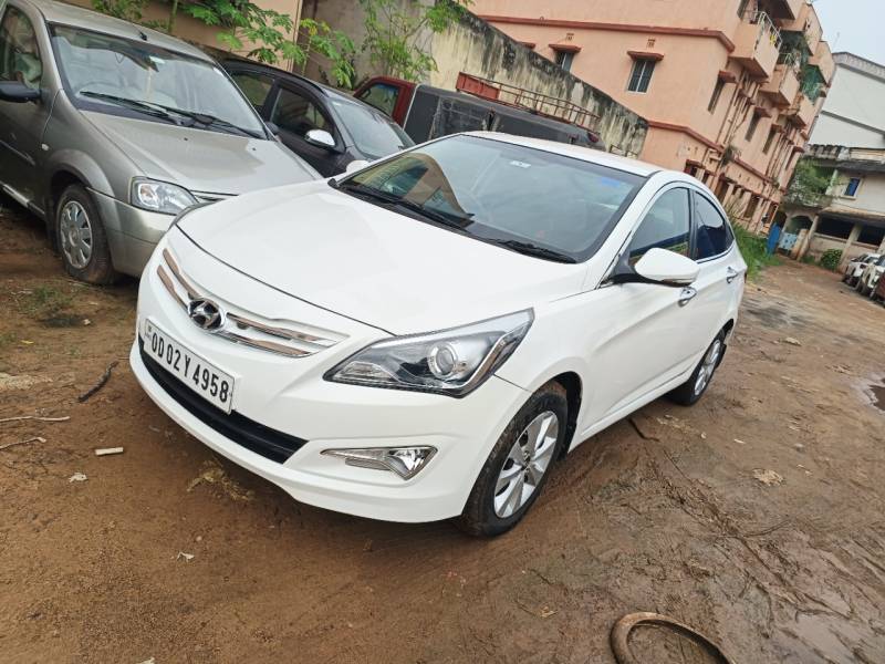 Hyundai Verna Fluidic 1.6 CRDI SX