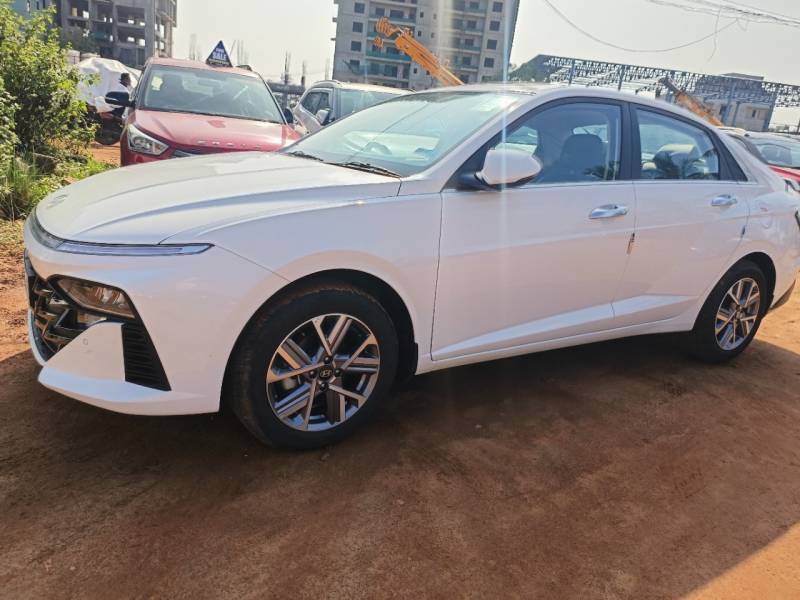 Hyundai Verna SX (O)1.5 Petrol MT