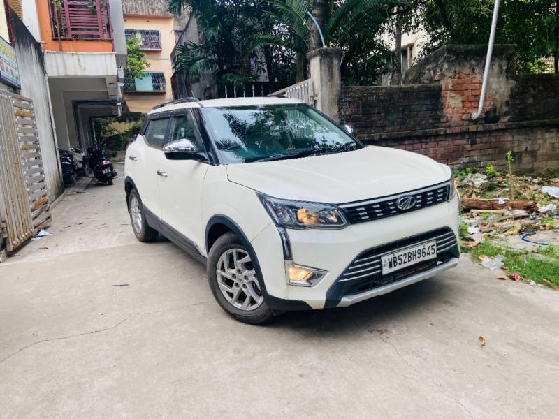 Mahindra XUV 300 W8 1.2 Petrol
