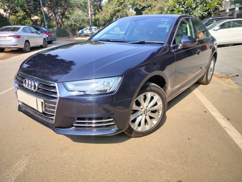 Audi A4 30 TFSI Premium Plus