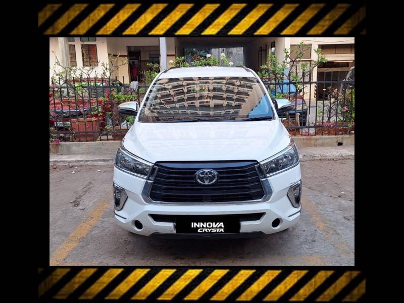 Toyota Innova Crysta 2.4 GX AT 8 STR