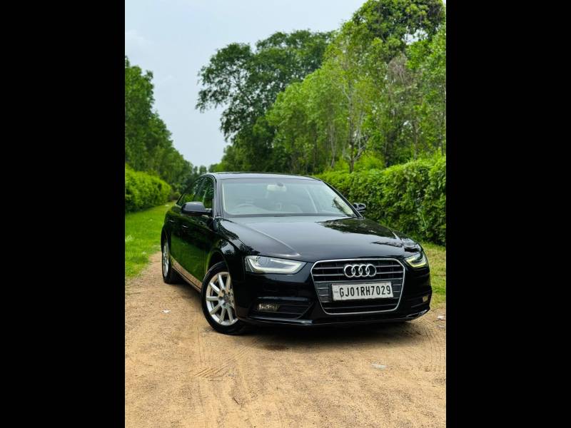 Audi A4 35 TFSI Premium Sunroof