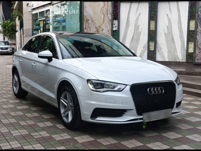 Audi A3 35 TDI Premium Plus + Sunroof