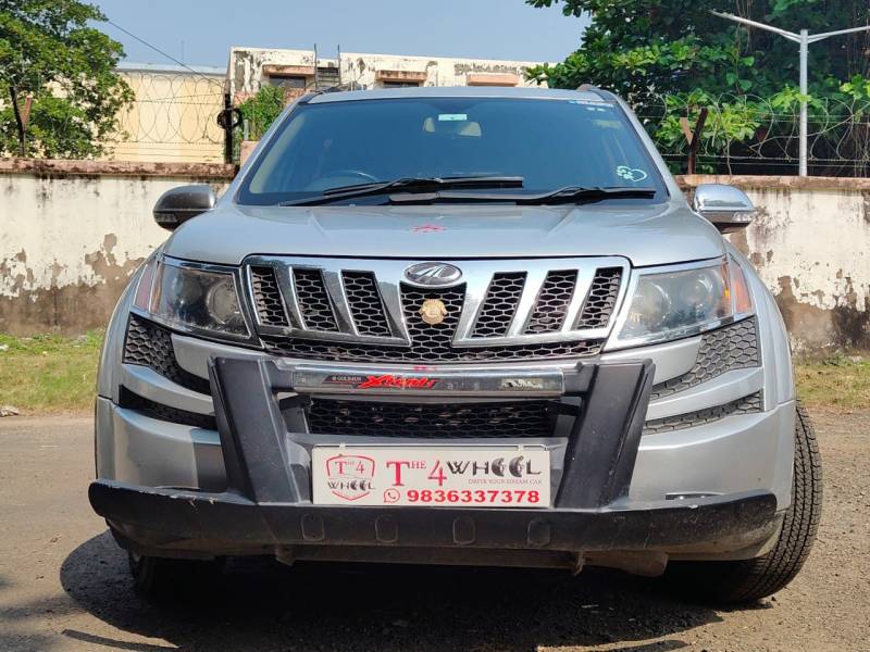 Mahindra XUV500 W8