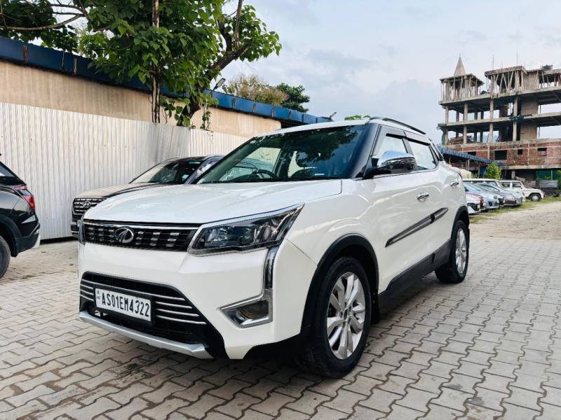 Mahindra XUV 300 W8 1.2 Petrol