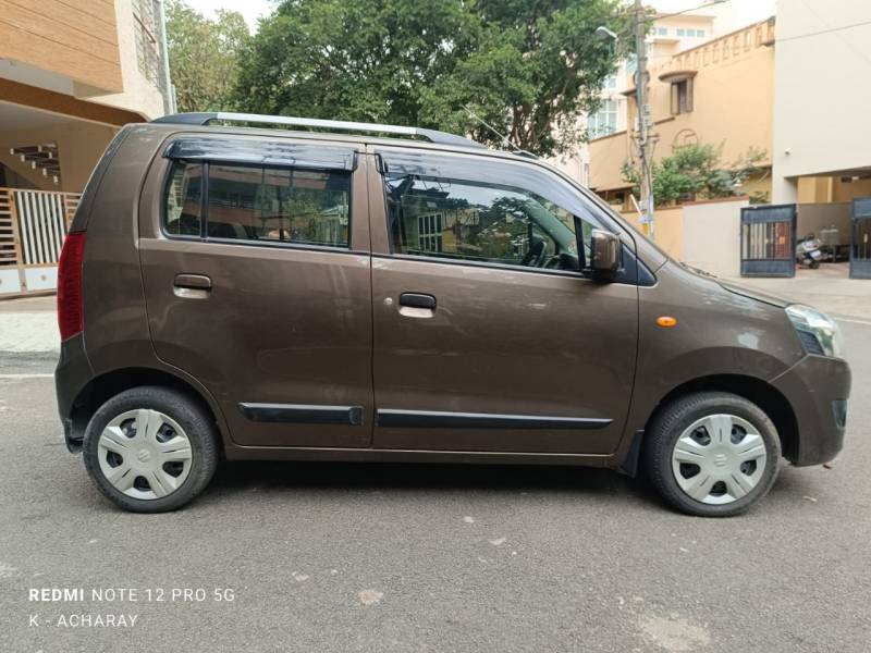 Maruti Suzuki Wagon R 1.0 Vxi AMT