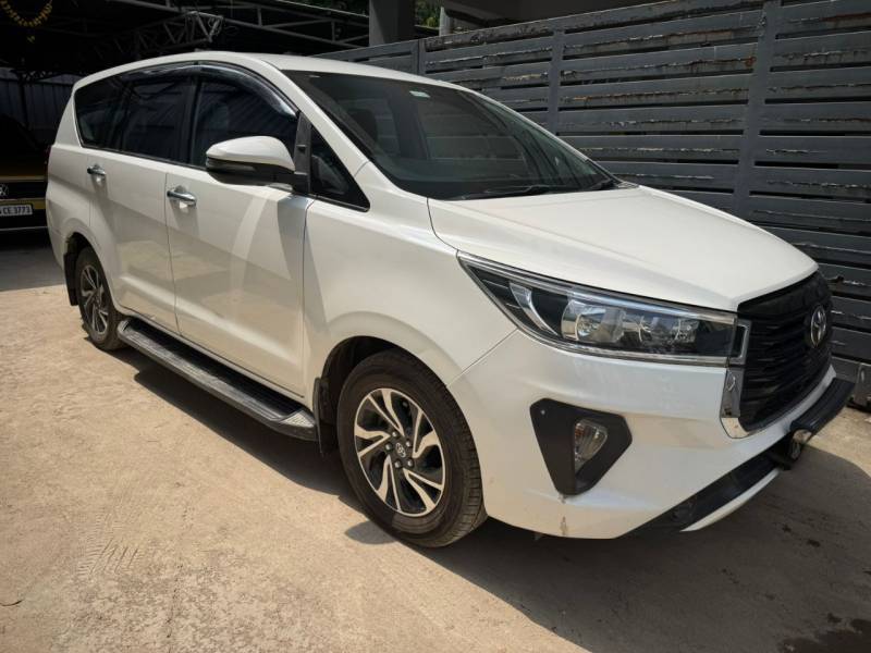 Toyota Innova Crysta 2.4 GX AT 7 STR