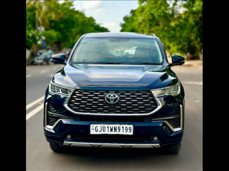 Toyota Innova Hycross ZX Hybrid 7 STR