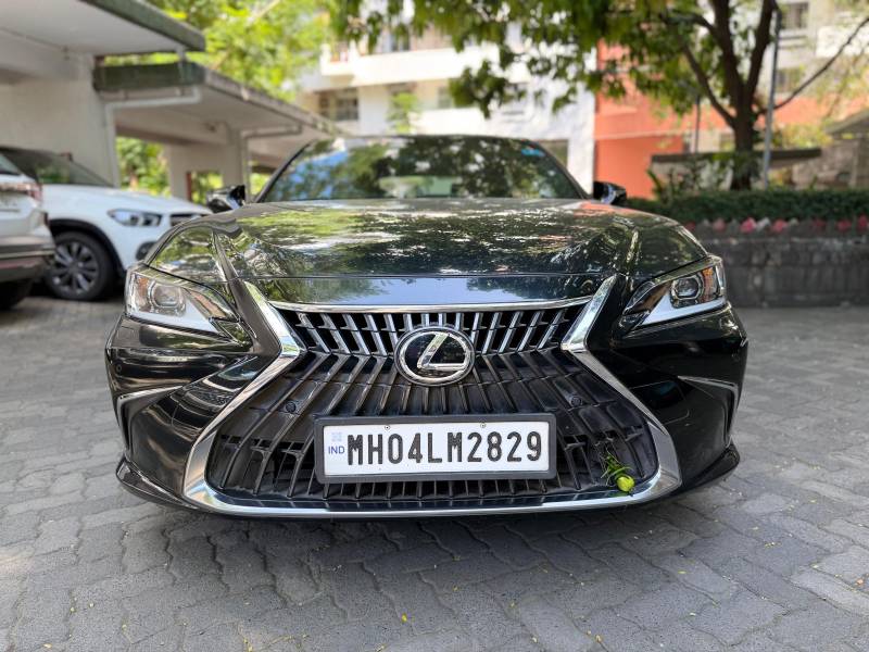 Lexus ES 300h Exquisite