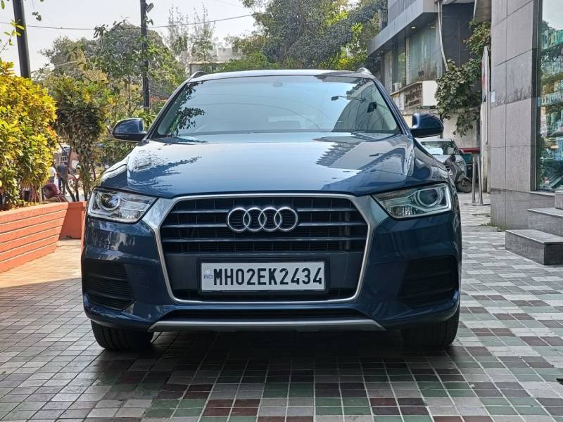 Audi Q3 35 TDI Premium + Sunroof