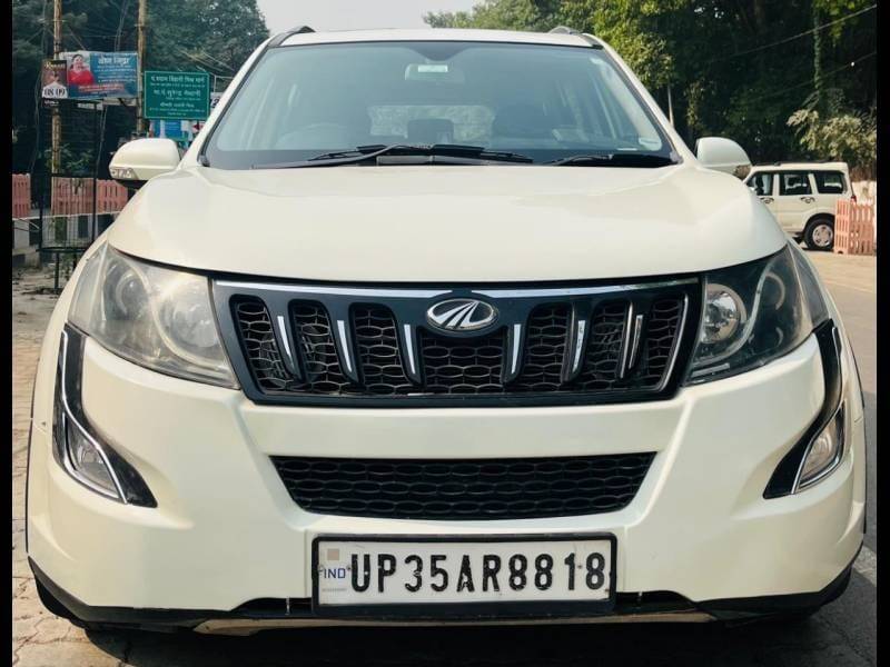 Mahindra XUV500 W10 AWD AT