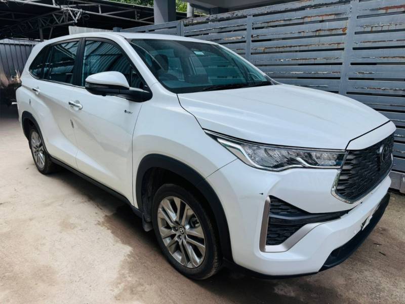 Toyota Innova Hycross ZX (O) Hybrid 7 STR