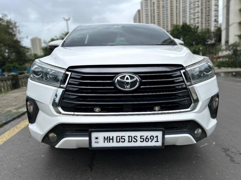 Toyota Innova Crysta 2.4 VX 8 STR