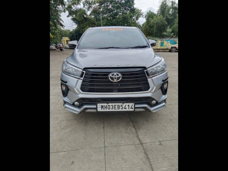 Toyota Innova Crysta 2.4 G 8 STR