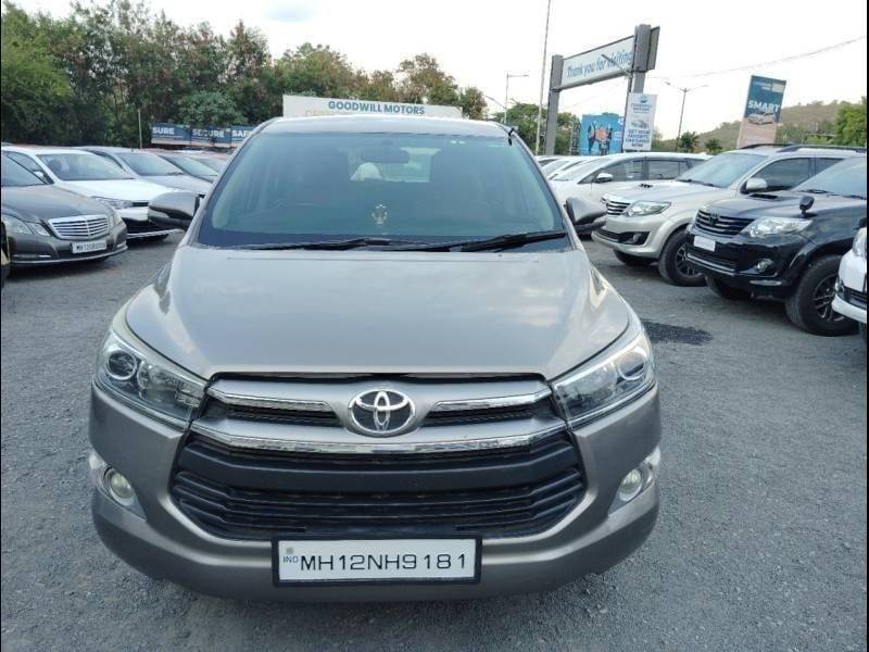 Toyota Innova Crysta 2.4 VX 8 STR