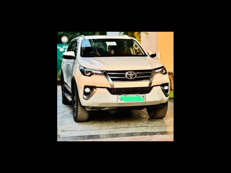 Toyota Fortuner 2.8 4x2 MT