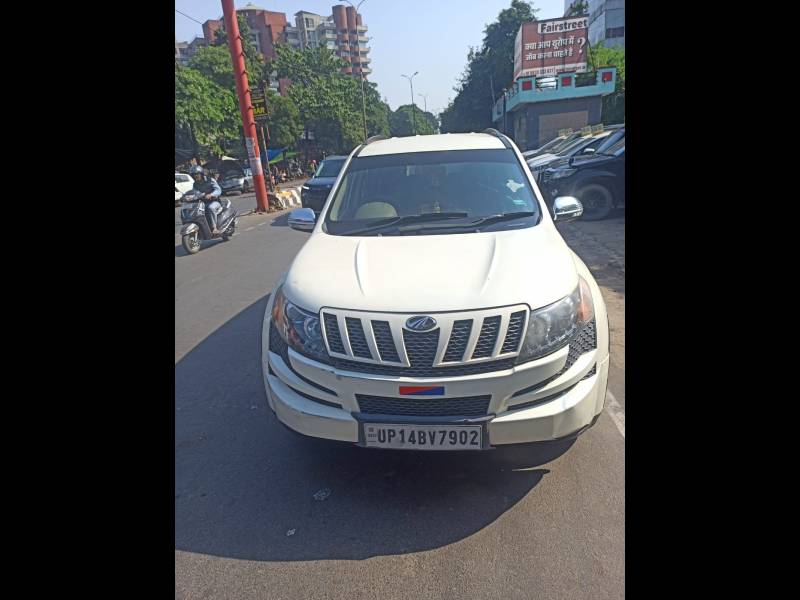 Mahindra XUV500 W8 FWD