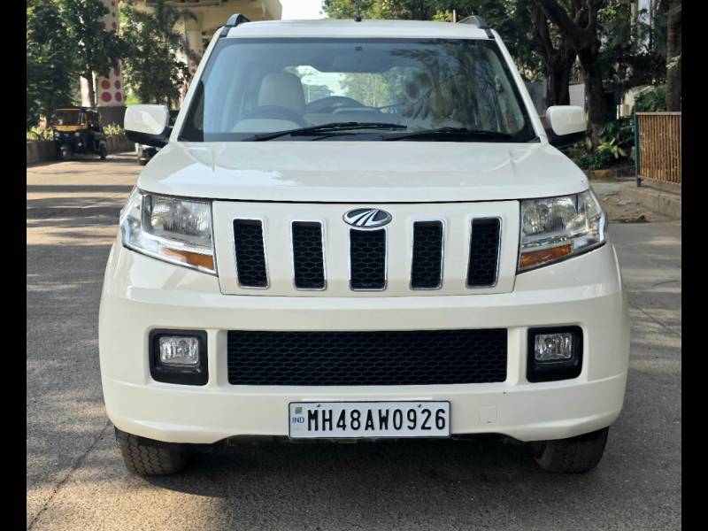 Mahindra TUV300 T6+ MT